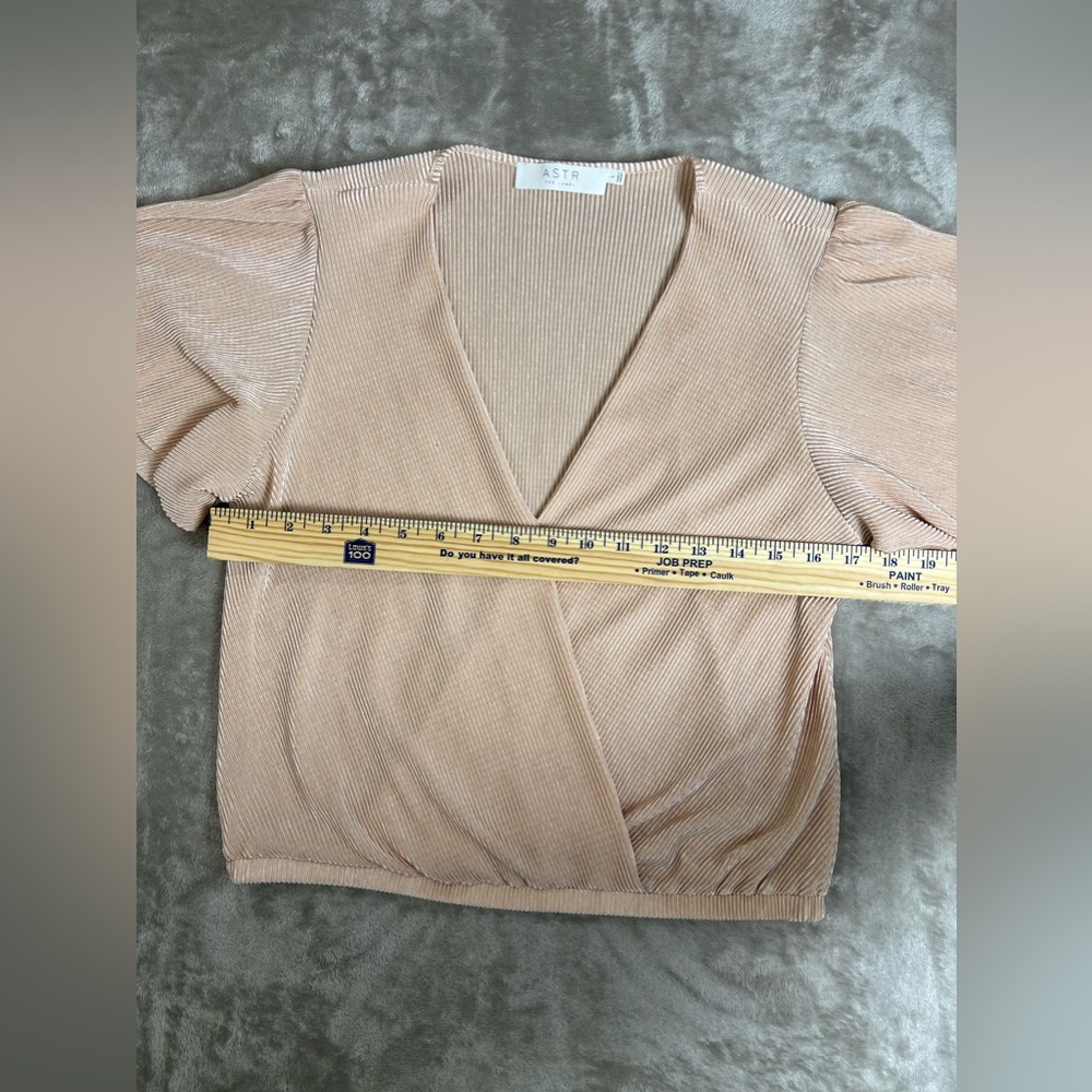 ASTR The Label Women’s Short Flutter Sleeve Plisse Top Blush Pink Sz Large - Picture 4 of 8